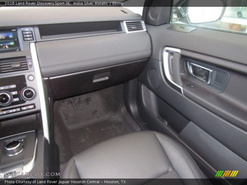 Indus Silver Metallic / Ebony 2018 Land Rover Discovery Sport SE