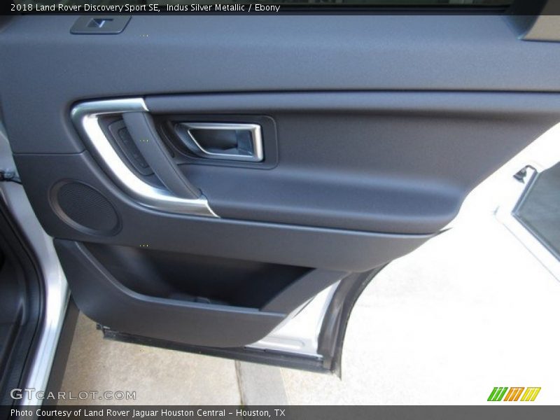 Indus Silver Metallic / Ebony 2018 Land Rover Discovery Sport SE