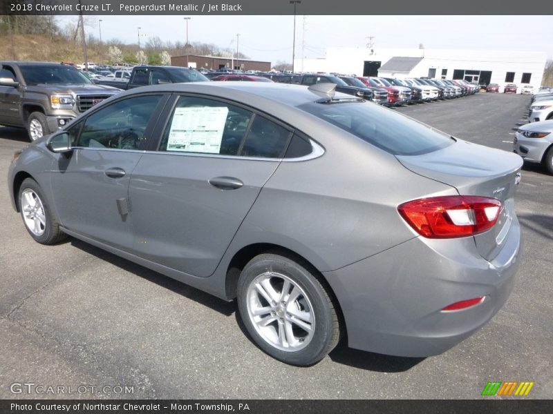 Pepperdust Metallic / Jet Black 2018 Chevrolet Cruze LT