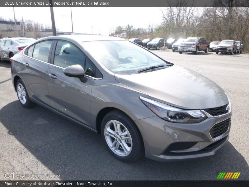 Pepperdust Metallic / Jet Black 2018 Chevrolet Cruze LT