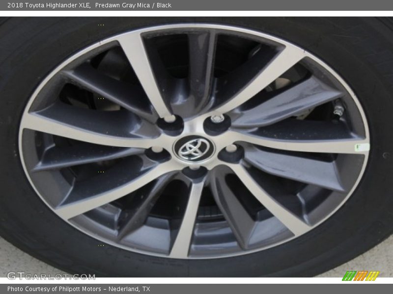 Predawn Gray Mica / Black 2018 Toyota Highlander XLE