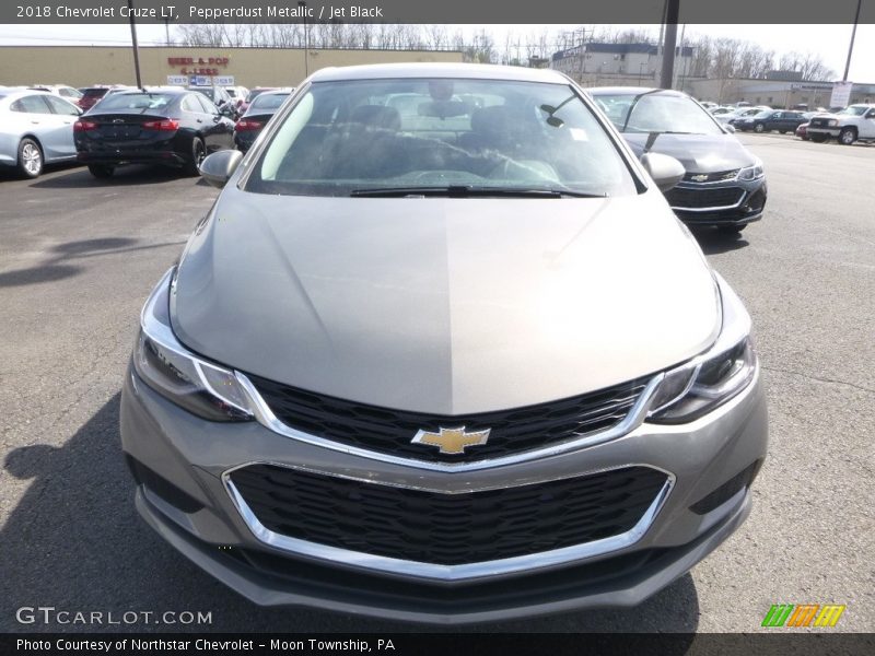 Pepperdust Metallic / Jet Black 2018 Chevrolet Cruze LT