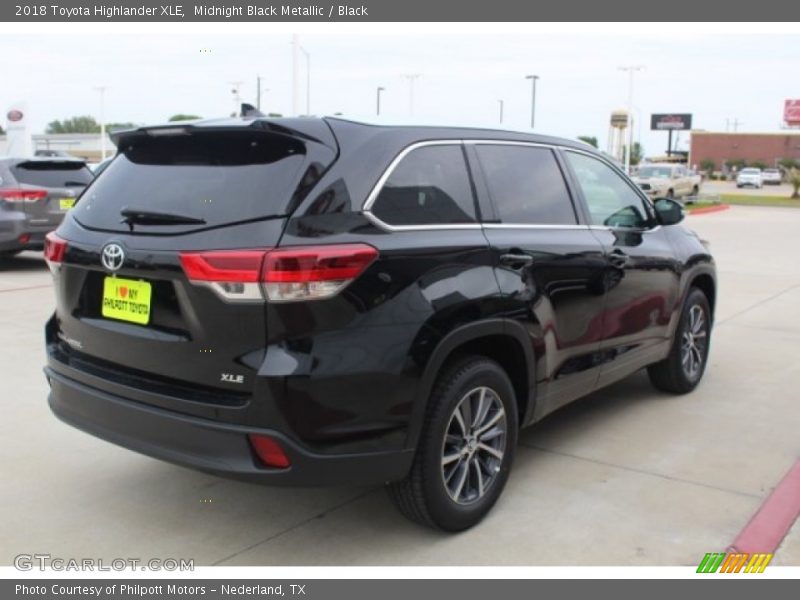 Midnight Black Metallic / Black 2018 Toyota Highlander XLE