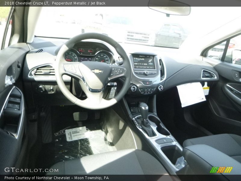 Pepperdust Metallic / Jet Black 2018 Chevrolet Cruze LT