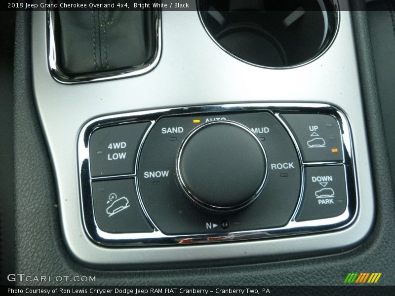 Bright White / Black 2018 Jeep Grand Cherokee Overland 4x4