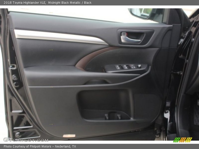 Midnight Black Metallic / Black 2018 Toyota Highlander XLE
