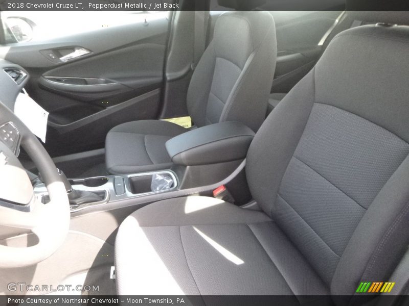 Pepperdust Metallic / Jet Black 2018 Chevrolet Cruze LT
