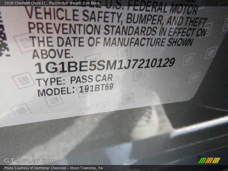 Pepperdust Metallic / Jet Black 2018 Chevrolet Cruze LT