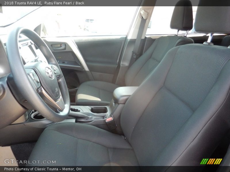 Ruby Flare Pearl / Black 2018 Toyota RAV4 LE