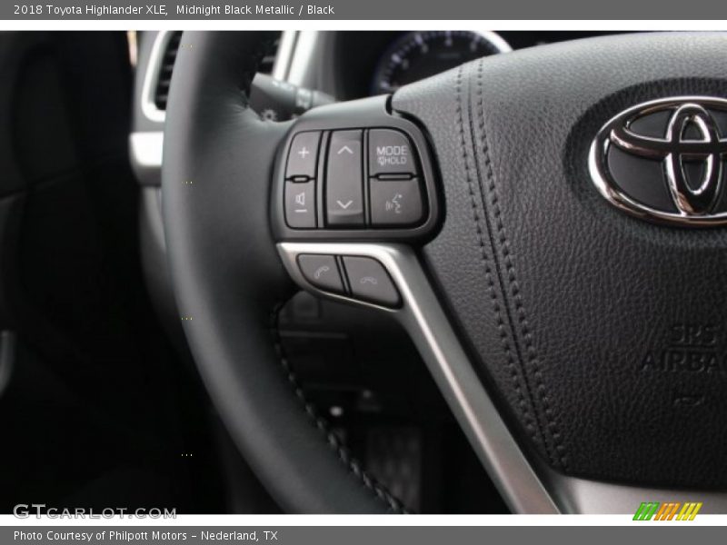 Midnight Black Metallic / Black 2018 Toyota Highlander XLE