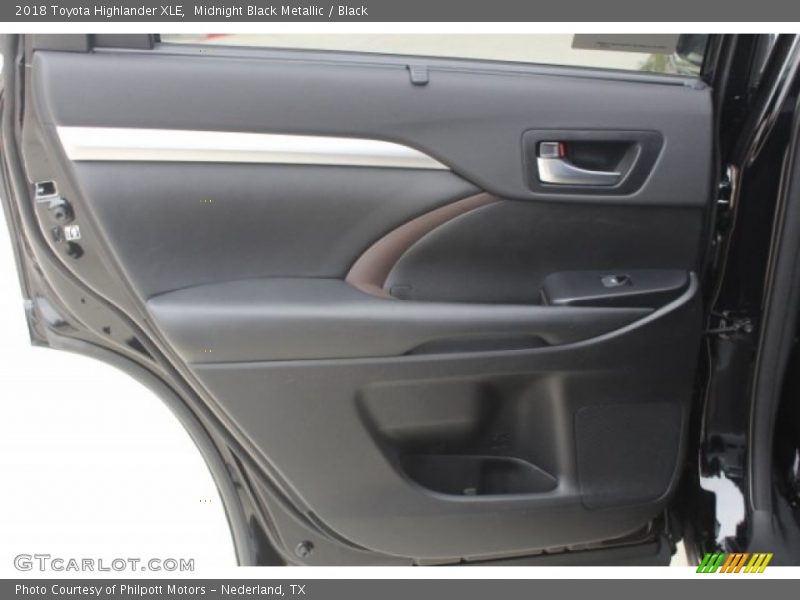 Midnight Black Metallic / Black 2018 Toyota Highlander XLE