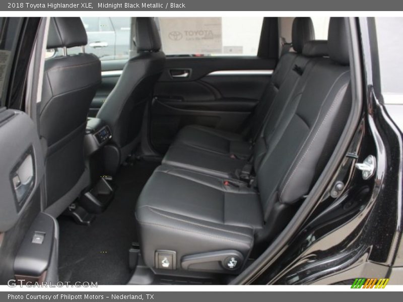 Midnight Black Metallic / Black 2018 Toyota Highlander XLE