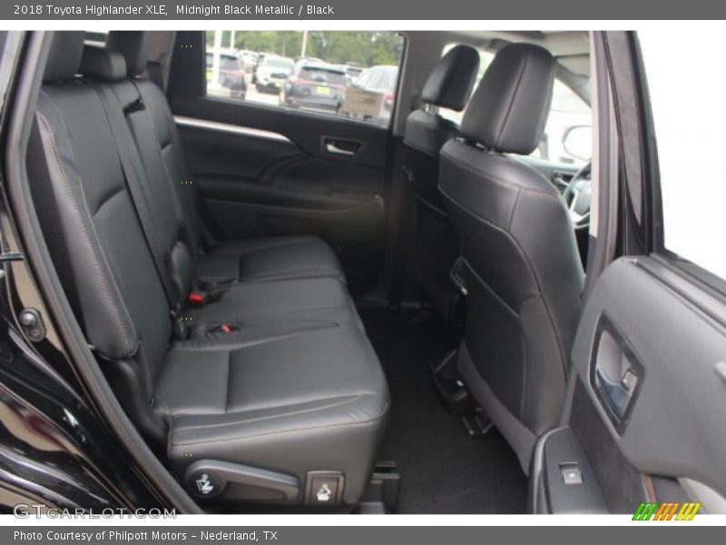 Midnight Black Metallic / Black 2018 Toyota Highlander XLE
