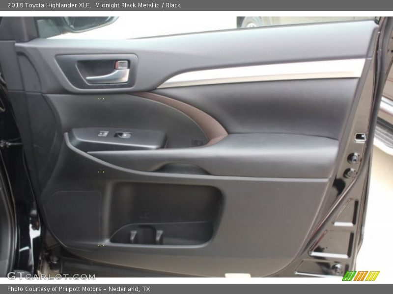 Midnight Black Metallic / Black 2018 Toyota Highlander XLE