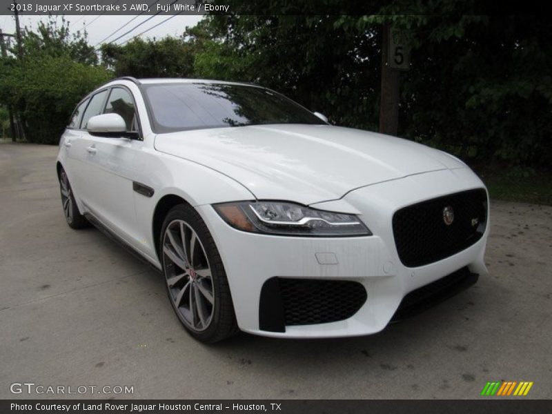 Front 3/4 View of 2018 XF Sportbrake S AWD