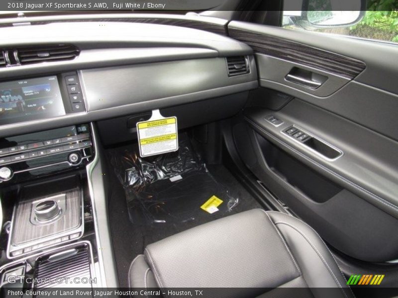 Fuji White / Ebony 2018 Jaguar XF Sportbrake S AWD