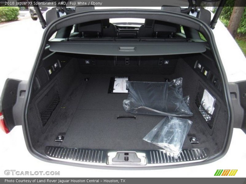  2018 XF Sportbrake S AWD Trunk