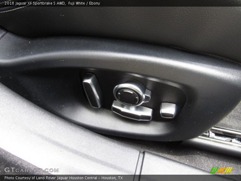 Controls of 2018 XF Sportbrake S AWD