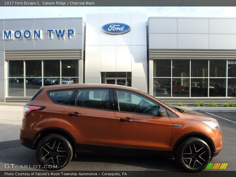 Canyon Ridge / Charcoal Black 2017 Ford Escape S