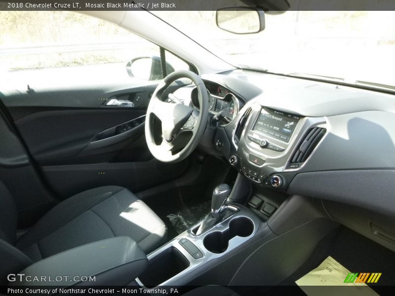 Mosaic Black Metallic / Jet Black 2018 Chevrolet Cruze LT