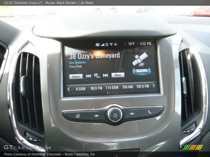 Mosaic Black Metallic / Jet Black 2018 Chevrolet Cruze LT