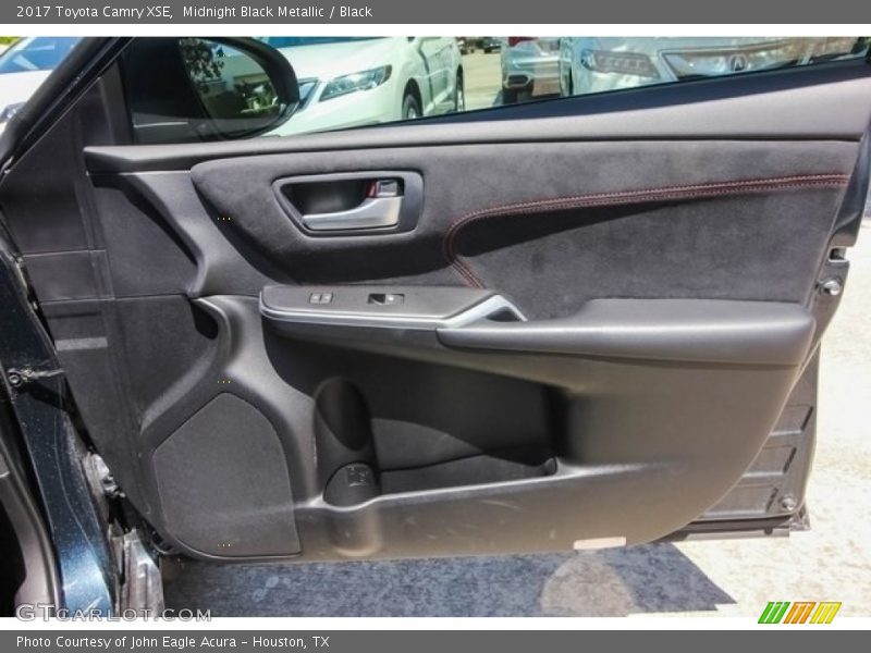 Midnight Black Metallic / Black 2017 Toyota Camry XSE