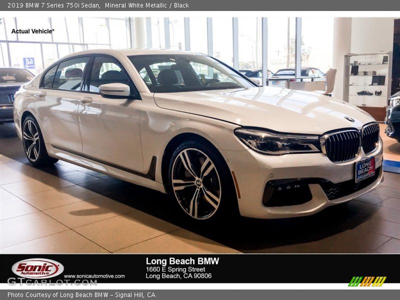 Mineral White Metallic / Black 2019 BMW 7 Series 750i Sedan