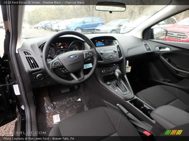Shadow Black / Charcoal Black 2018 Ford Focus SE Sedan