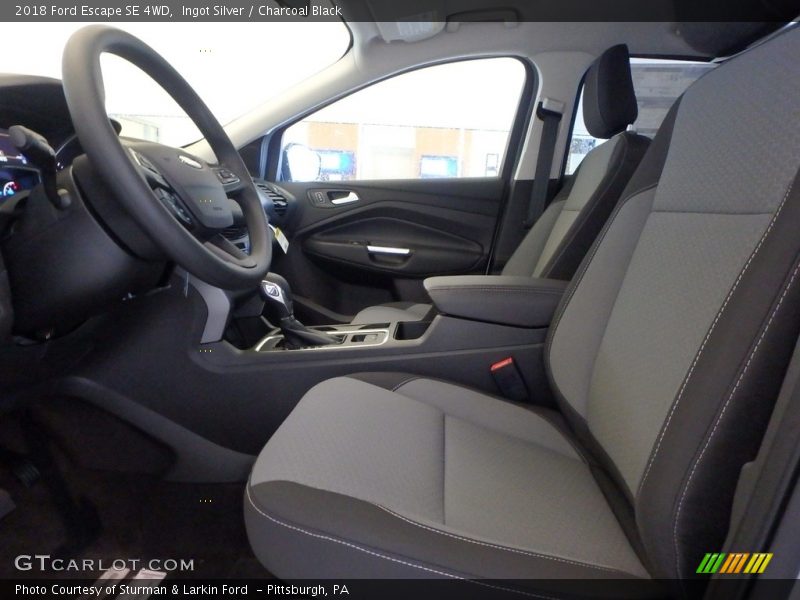 Ingot Silver / Charcoal Black 2018 Ford Escape SE 4WD
