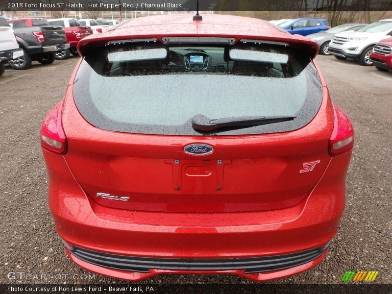 Hot Pepper Red / Charcoal Black 2018 Ford Focus ST Hatch