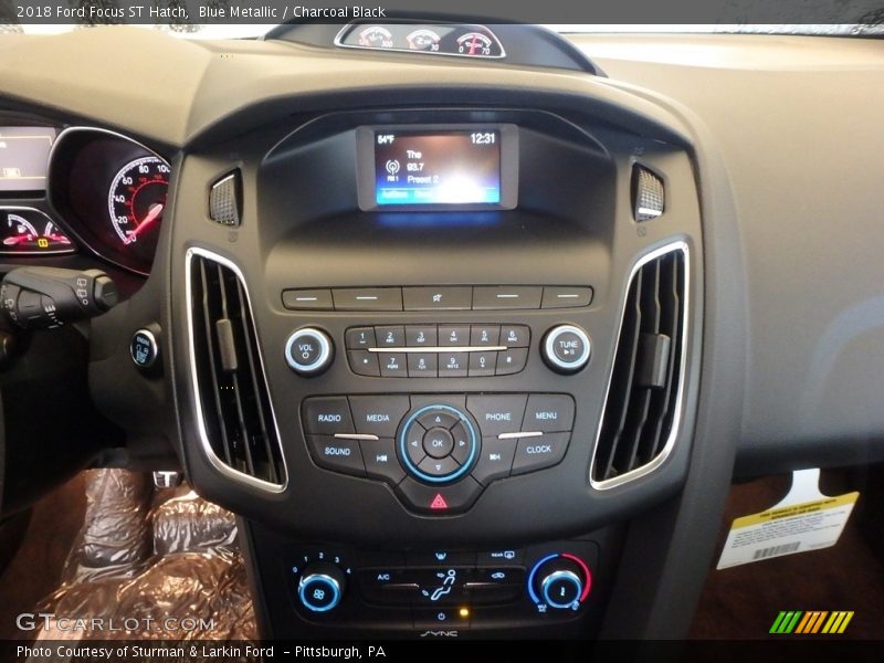 Blue Metallic / Charcoal Black 2018 Ford Focus ST Hatch