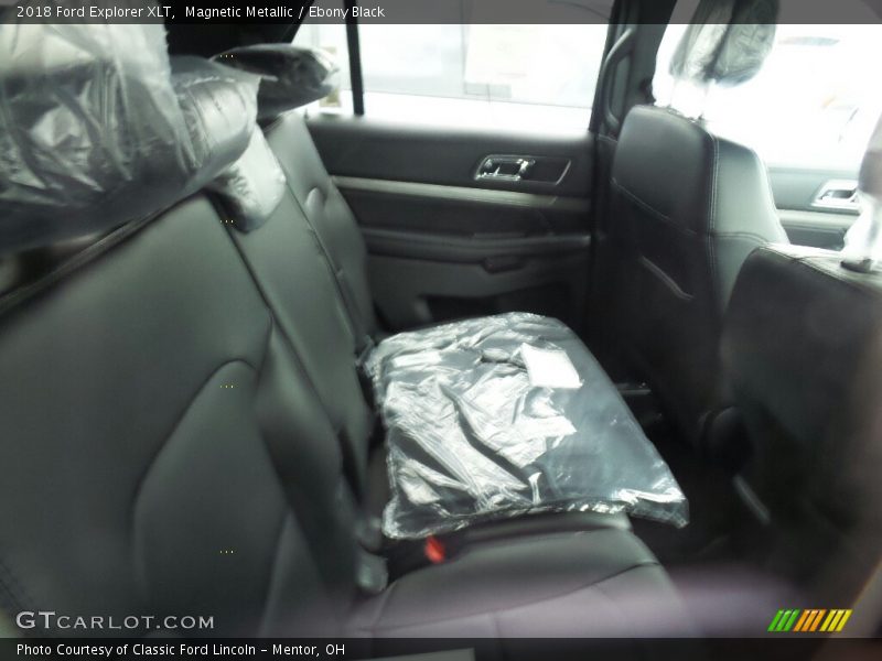 Magnetic Metallic / Ebony Black 2018 Ford Explorer XLT