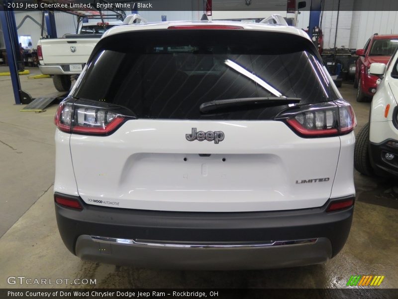 Bright White / Black 2019 Jeep Cherokee Limited