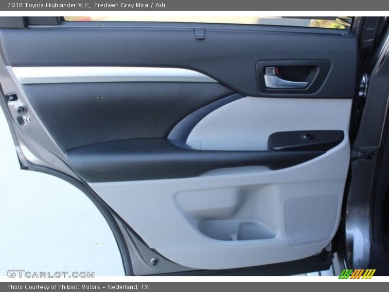 Predawn Gray Mica / Ash 2018 Toyota Highlander XLE
