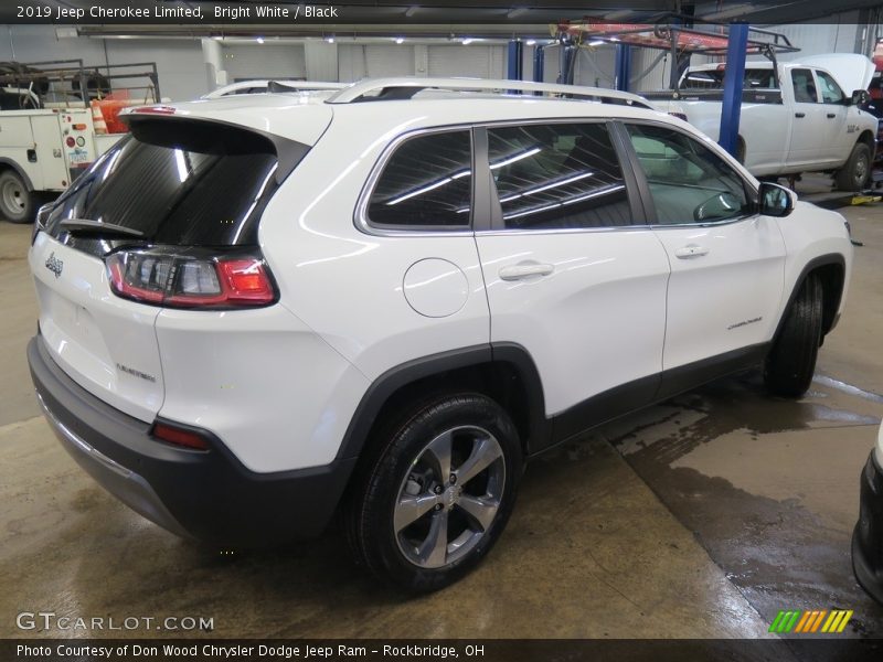 Bright White / Black 2019 Jeep Cherokee Limited