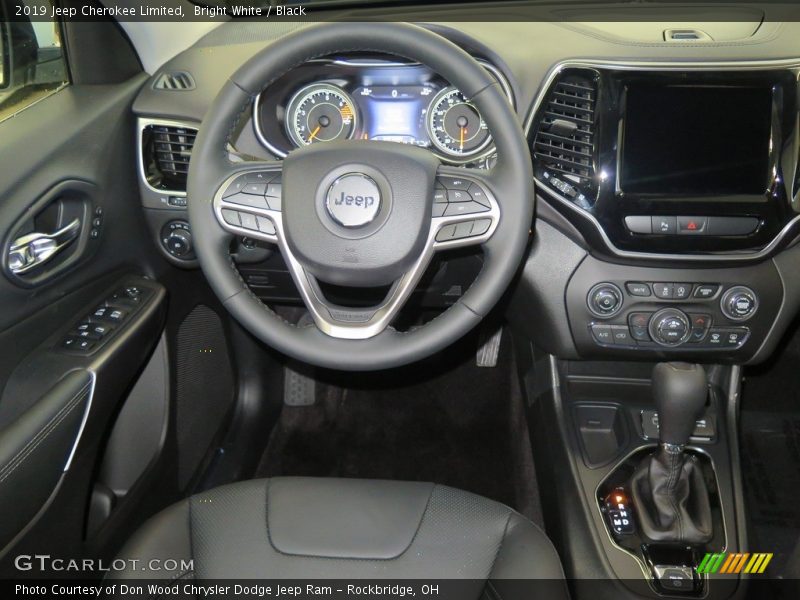 Dashboard of 2019 Cherokee Limited