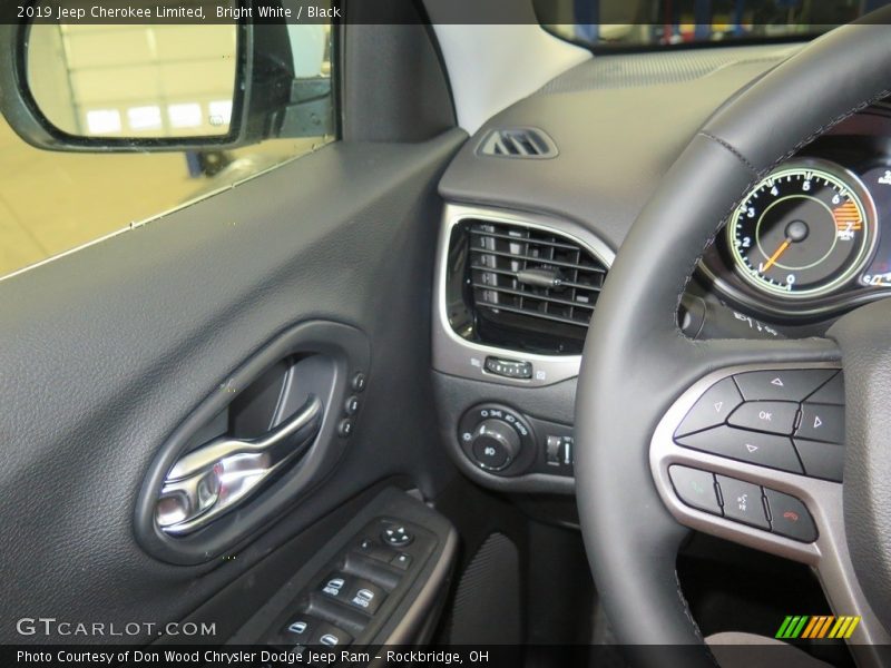 Bright White / Black 2019 Jeep Cherokee Limited