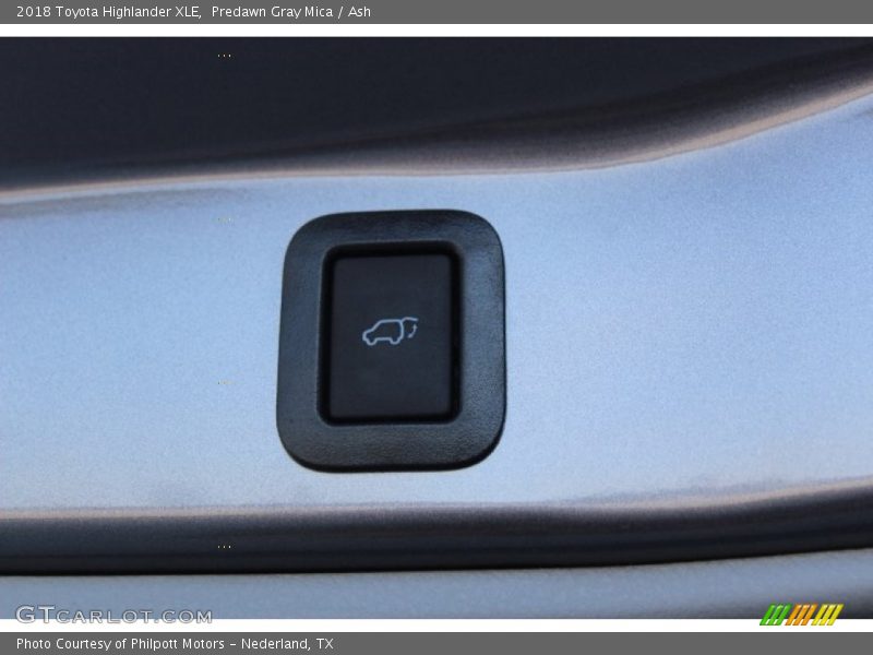 Predawn Gray Mica / Ash 2018 Toyota Highlander XLE