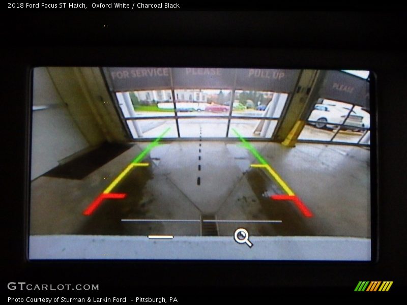 Oxford White / Charcoal Black 2018 Ford Focus ST Hatch