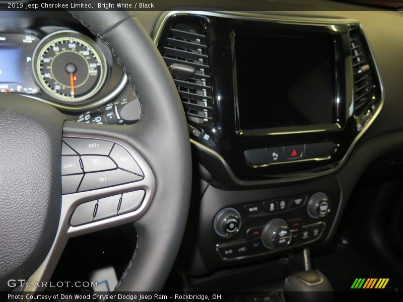 Bright White / Black 2019 Jeep Cherokee Limited