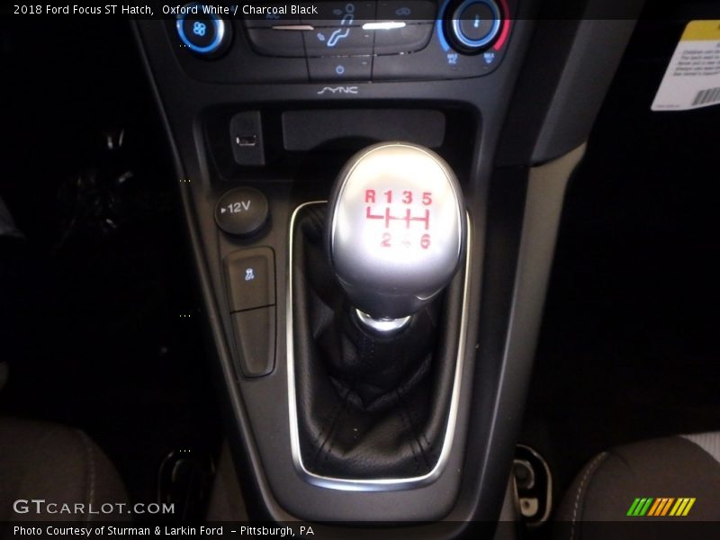 Oxford White / Charcoal Black 2018 Ford Focus ST Hatch