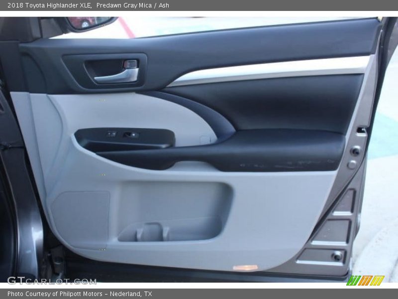 Predawn Gray Mica / Ash 2018 Toyota Highlander XLE