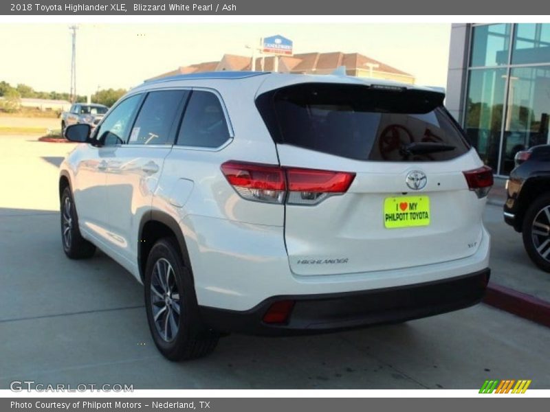 Blizzard White Pearl / Ash 2018 Toyota Highlander XLE