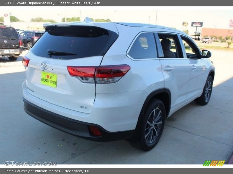 Blizzard White Pearl / Ash 2018 Toyota Highlander XLE
