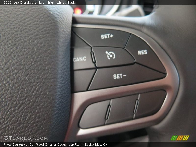 Controls of 2019 Cherokee Limited