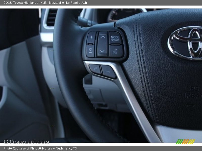 Blizzard White Pearl / Ash 2018 Toyota Highlander XLE