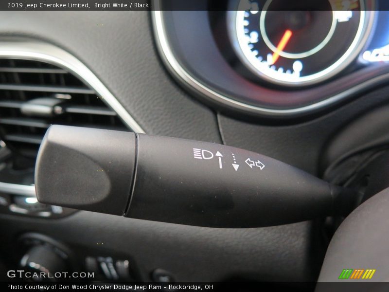 Controls of 2019 Cherokee Limited
