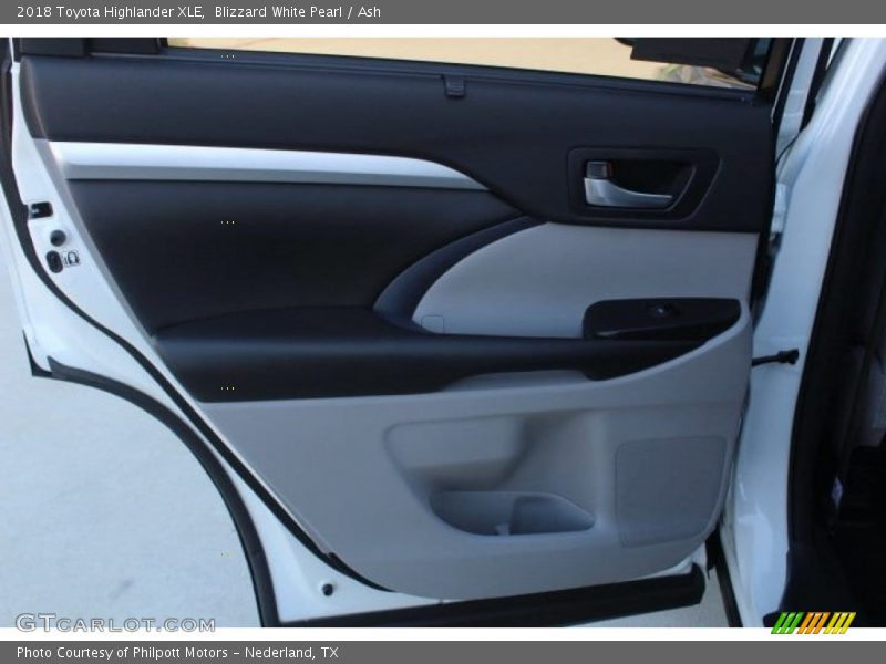 Blizzard White Pearl / Ash 2018 Toyota Highlander XLE