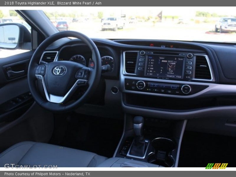 Blizzard White Pearl / Ash 2018 Toyota Highlander XLE