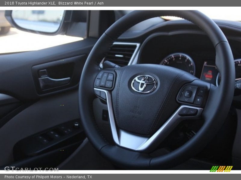 Blizzard White Pearl / Ash 2018 Toyota Highlander XLE